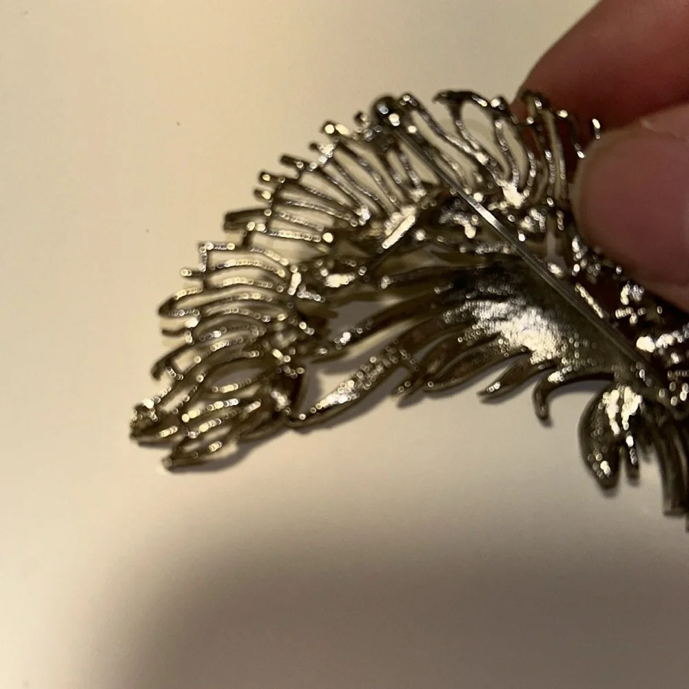 Lisner Silver Tone Leaf Look Brooch Marked